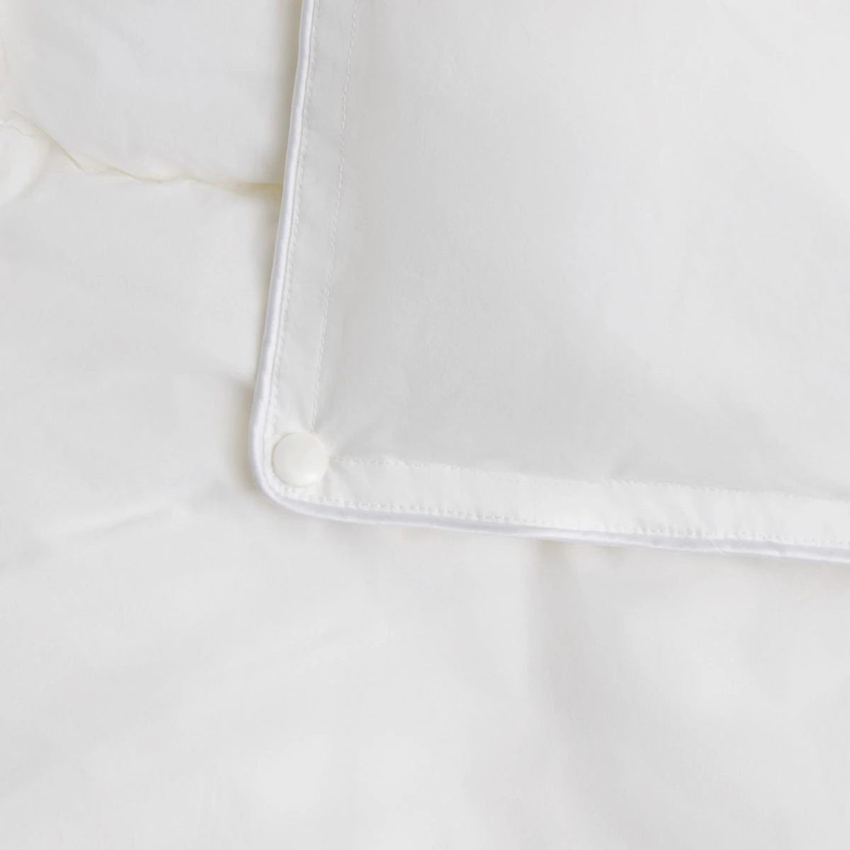 Deluxe Dream Medium Tog Duvet in White