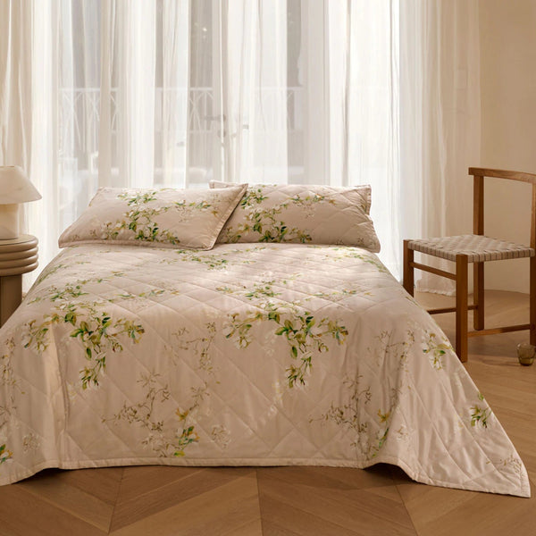 Maja Bedspread in Beige